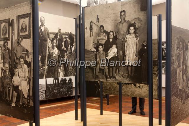 luxembourg 19.JPG - Exposition photographique "The family of Man", Château de ClervauxArdennes luxembourgeoisesGrand Duché de Luxembourg